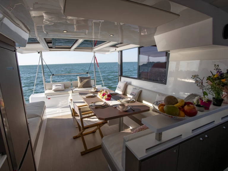 Alquiler Catamarán Bali con o sin  título de navegación