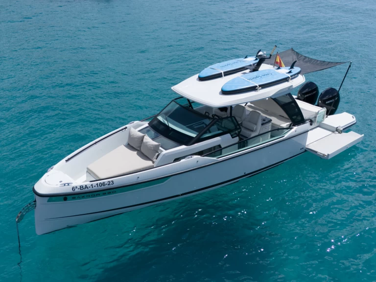 Alquiler de embarcaciones Saxdor Saxdor 320 GTO enIbiza (Ciudad) en Samboat