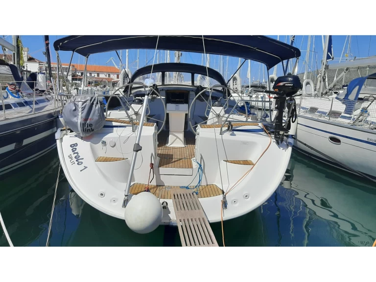 Velero para alquilar Trogir al mejor precio