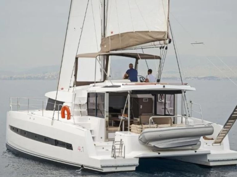 Alquiler Catamarán Bali con o sin  título de navegación