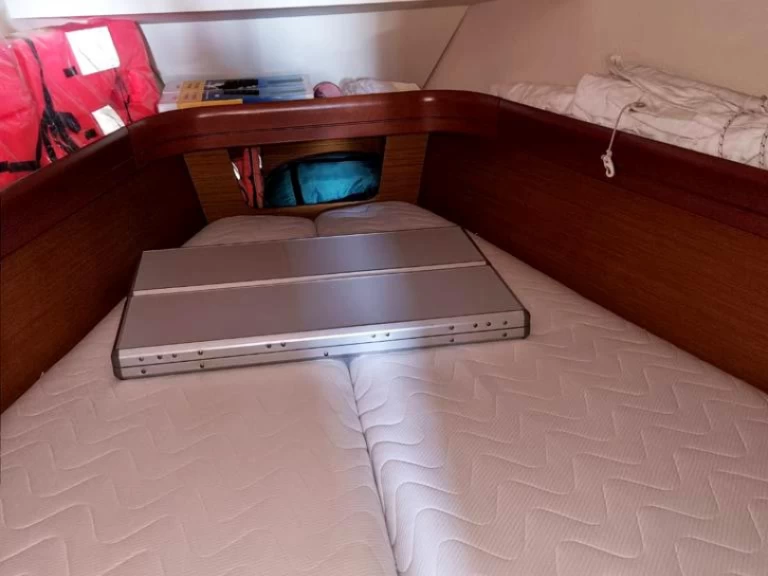 Alquiler de embarcaciones Jeanneau Sun Odyssey 42i enErmoúpolis en Samboat