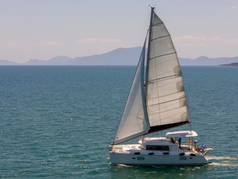 Lagoon Lagoon 420 de alquiler a Deme of Volos