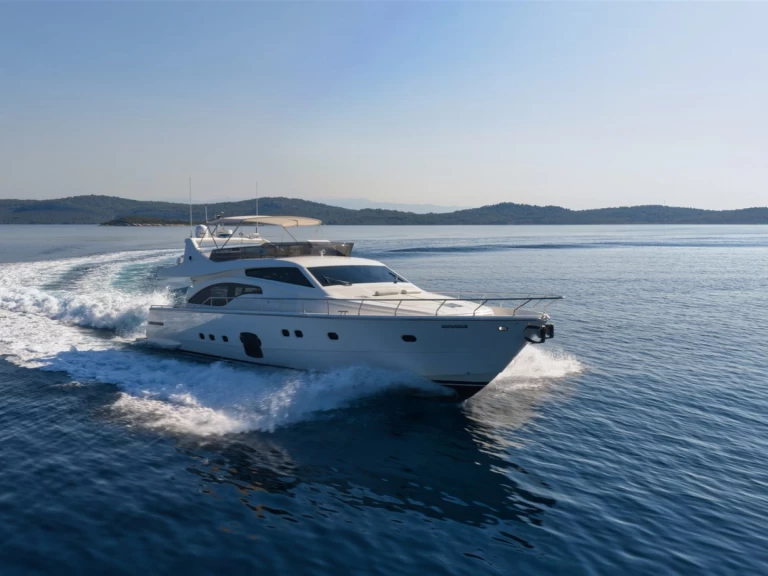 Alquiler de embarcaciones Ferretti Ferretti Yachts 681 enSplit en Samboat