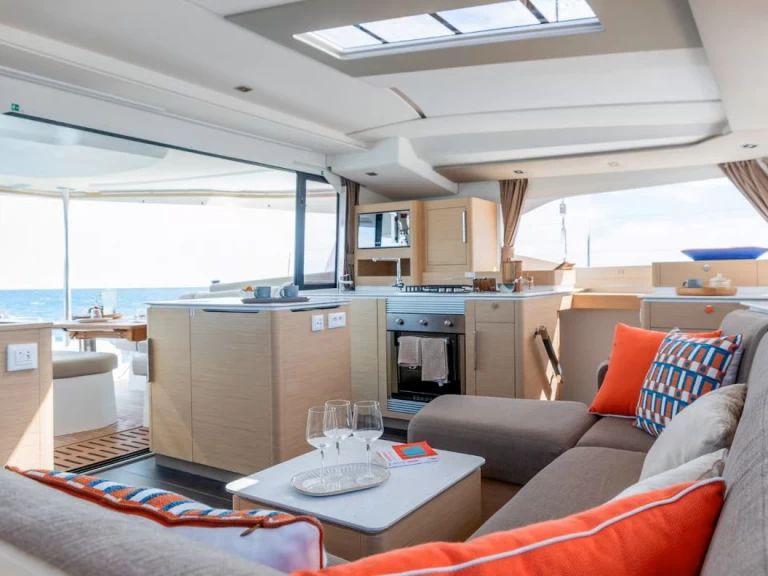 Alquiler de Catamarán, con o sin patrón Fountaine Pajot Nassau