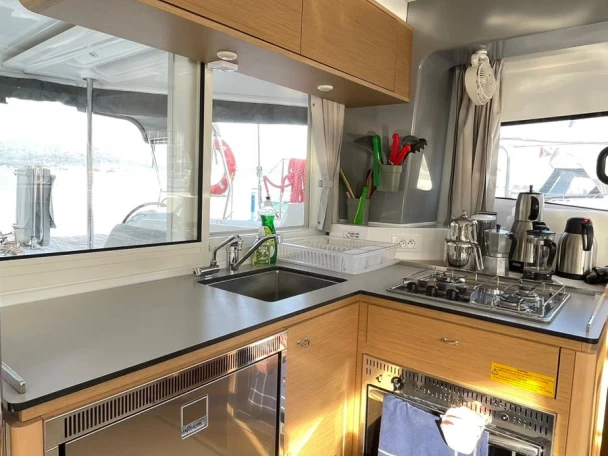 Alquiler de Catamarán, con o sin patrón Excess Fethiye