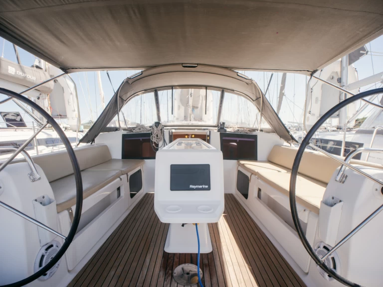 Alquiler Velero Dufour con o sin  título de navegación