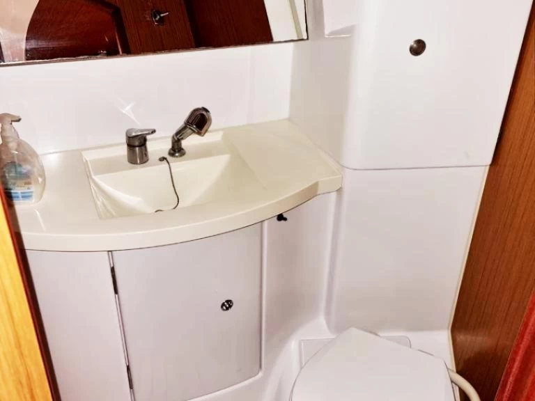 Velero para alquilar Ermoúpolis al mejor precio