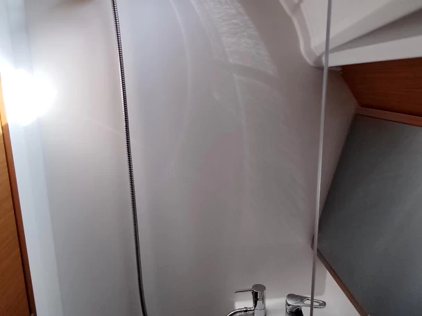 Alquiler Velero Jeanneau con o sin  título de navegación