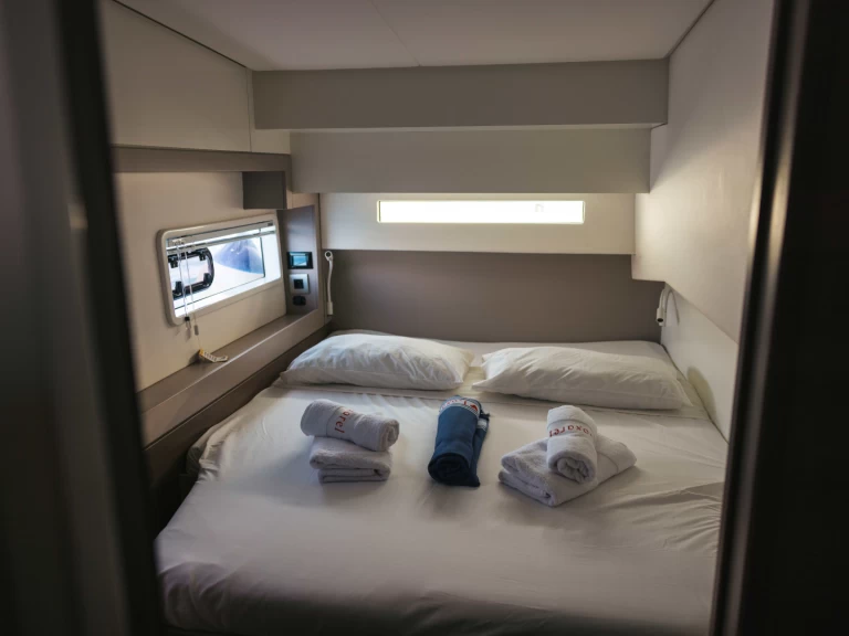 Catamarán para alquilar Playa de Talamanca al mejor precio