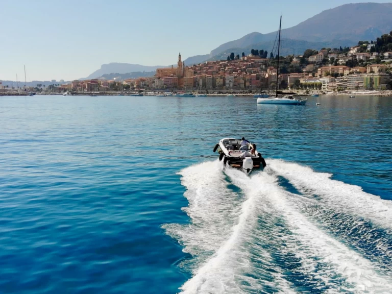 Alquiler de embarcaciones Tullio-Abbate Mito 23 enMenton en Samboat