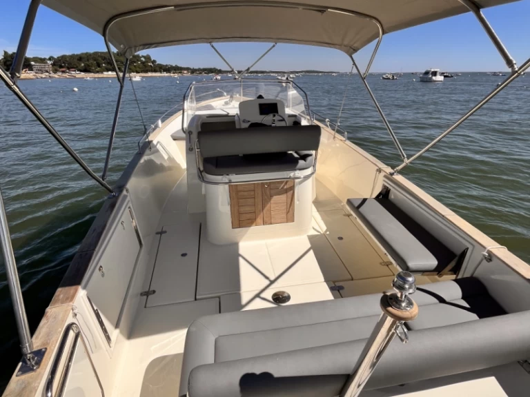 Alquiler Lancha Rhea con o sin  título de navegación