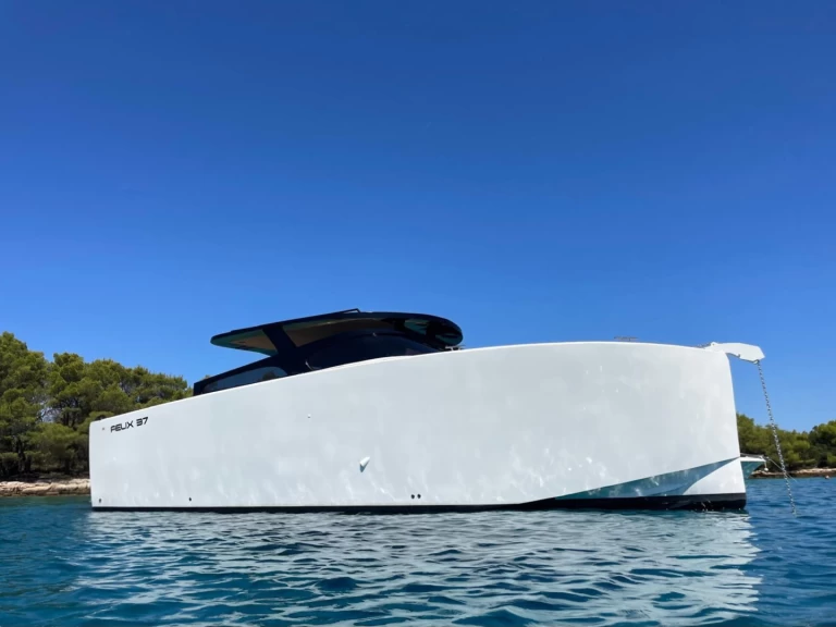 Alquiler de Lancha, con o sin patrón Felix 37 Makarska