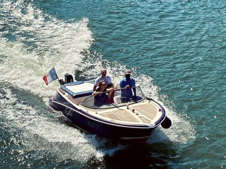 Alquiler de Quicksilver Classic 20 en Saint-Cloud