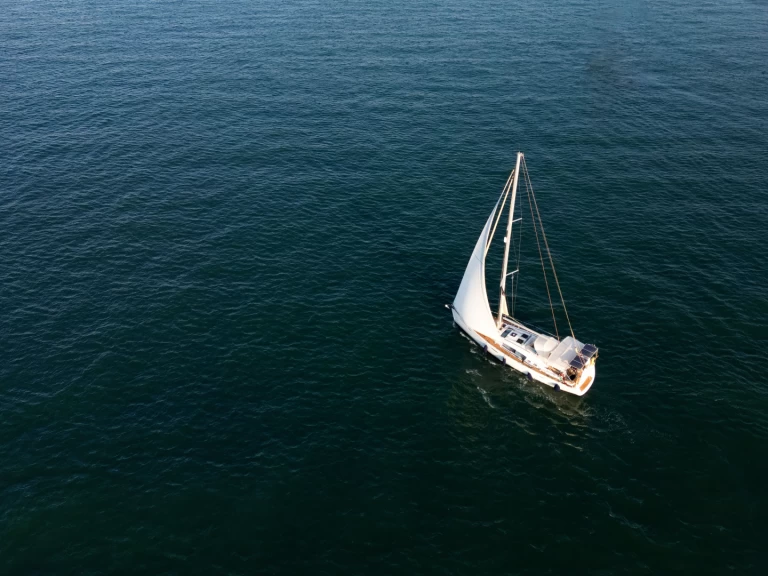 Alquiler de barcos Álimos barato de Oceanis 46