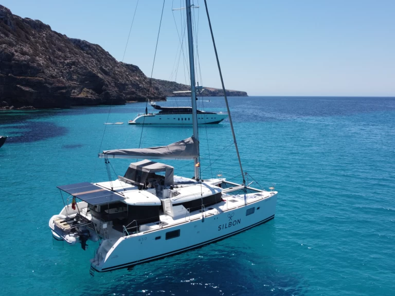 Catamarán para alquilar Santa Eulària des Riu al mejor precio
