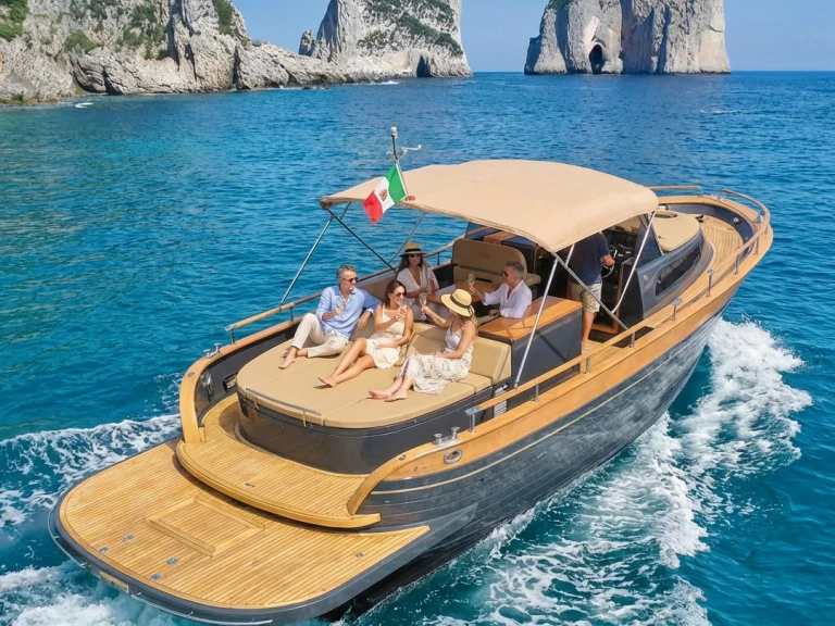 Alquiler de Nautica Esposito  Positano 32 en Capri