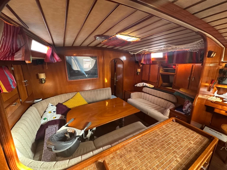 Amel Super Maramu de alquiler a Deauville