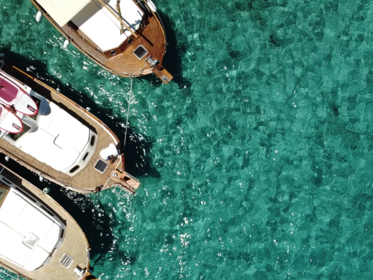 Capeador llaut menorquin de alquiler a Mahón