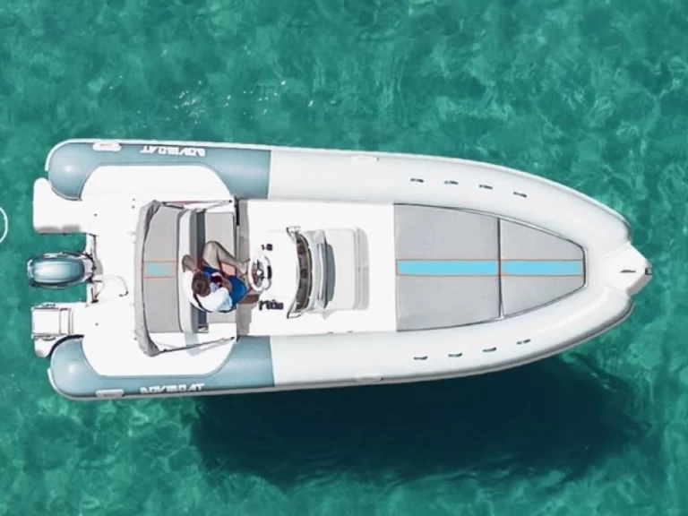 Alquiler de Neumática, con o sin patrón Doviboat Bacoli