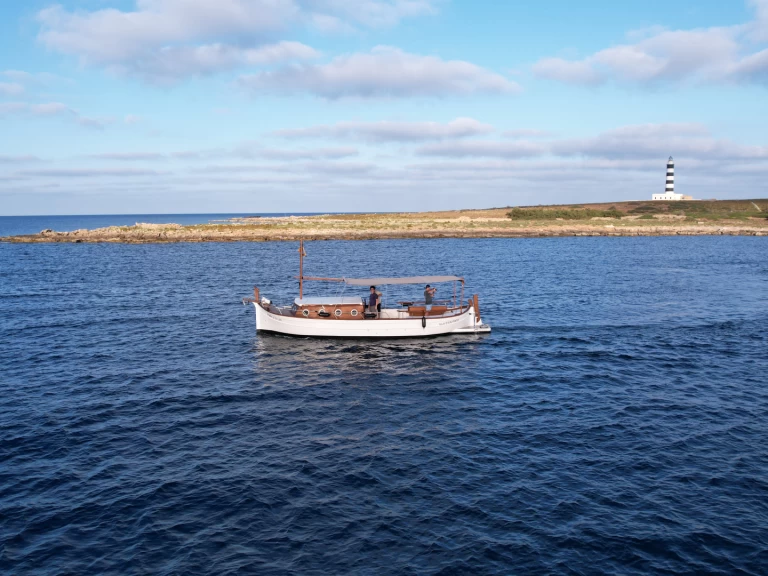Alquiler de barcos Mahón barato de llaut menorquin