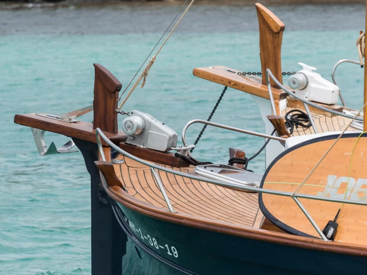 Capeador llaut menorquin de alquiler a Mahón