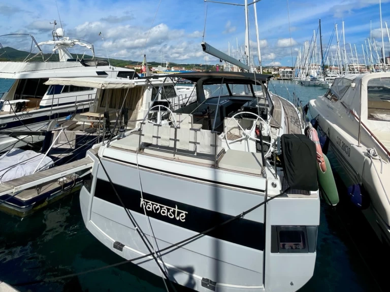 Alquiler de Bénéteau Oceanis Yacht 62 en Castiglioncello