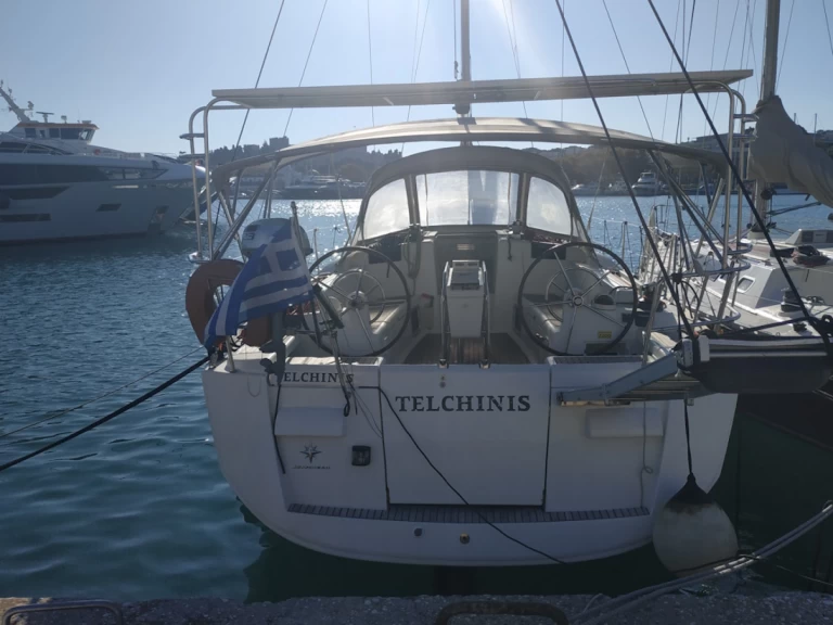 Alquiler de embarcaciones Jeanneau Sun Odyssey 409 enRhodes (Ciudad) en Samboat