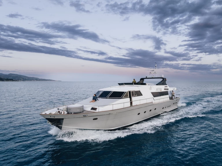 Alquiler de Canados Canados 90' en Monaco-Ville