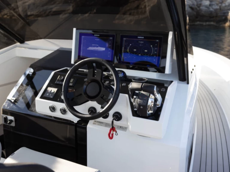 Alquiler de embarcaciones De Antonio De Antonio 36 Hard Top enIbiza (Ciudad) en Samboat