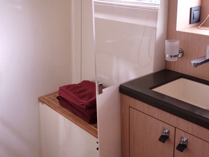 Alquiler de Bénéteau Oceanis Yacht 62 en Castiglioncello