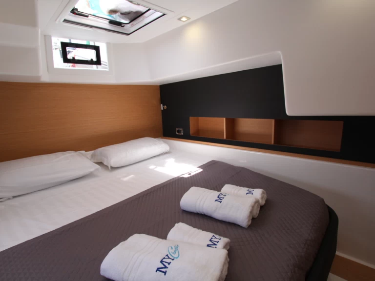 Dufour Dufour Catamarans 48 Sail de alquiler a Cecina