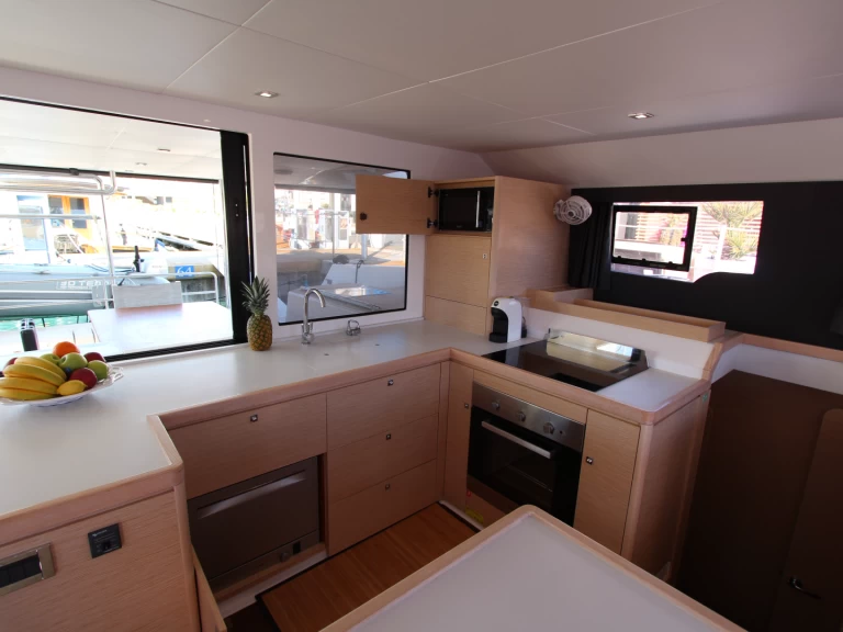 Alquiler de Dufour Dufour Catamarans 48 Sail en Cecina