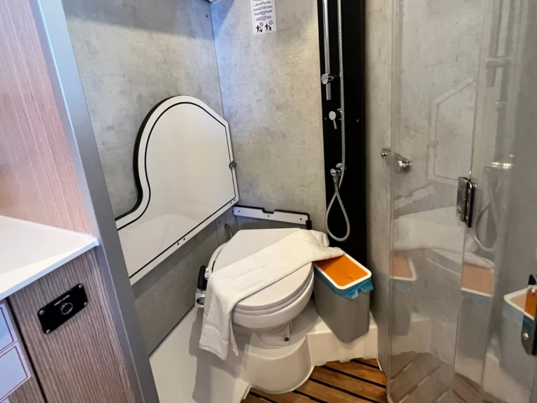 Alquiler de Bavaria Bavaria C42 en Cecina