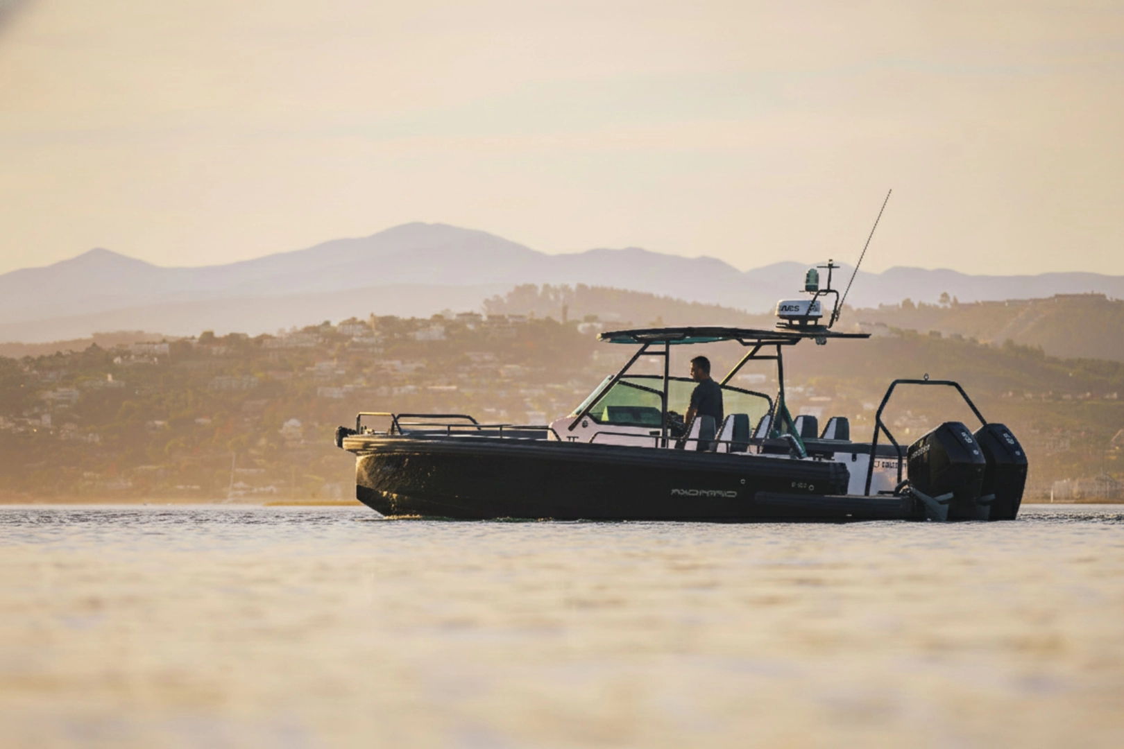 Alquiler Lancha en Marina de Lagos - Axopar 28 T-Top