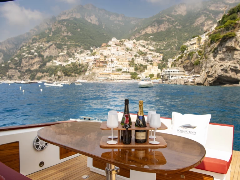 italyure 38 Ft de alquiler a Positano
