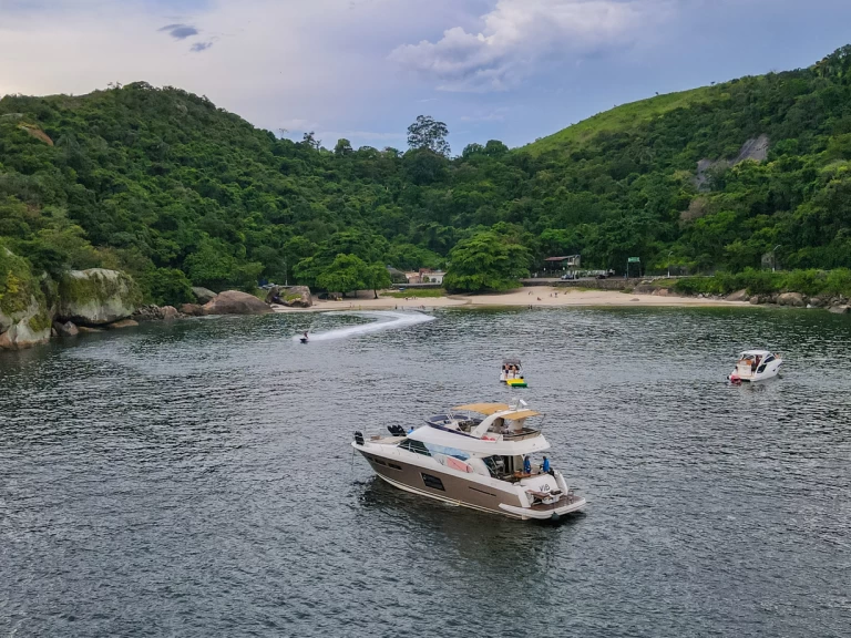 Prestige 60 flybridge de alquiler a Rio de Janeiro (state)