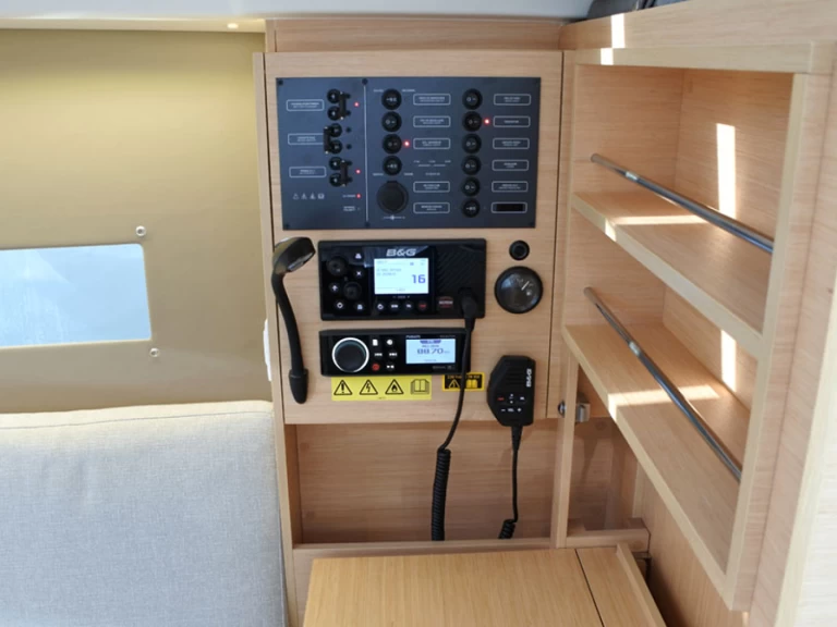 Alquiler de Bénéteau Oceanis 30.1 en Barcelona