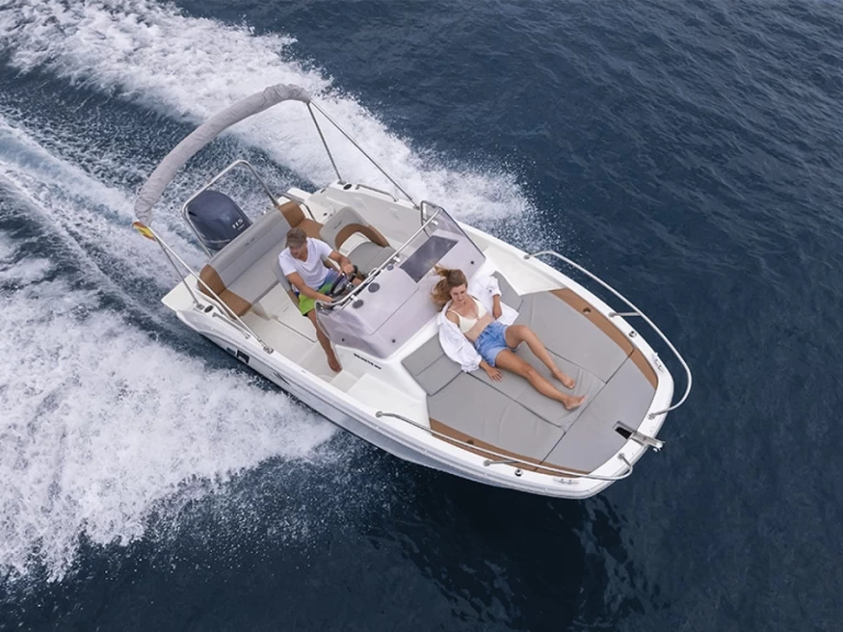 Alquiler de embarcaciones Bénéteau Flyer 6 enSaint-Raphaël en Samboat