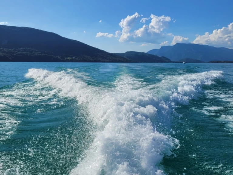 Alquiler de barcos Aix-les-Bains barato de Horizon 210