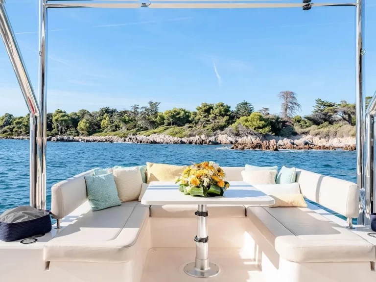 Alquiler de barcos Nassau barato de Aquila 44