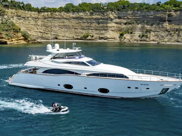 Alquiler de embarcaciones Custom Line Anne Marie enNápoles en Samboat