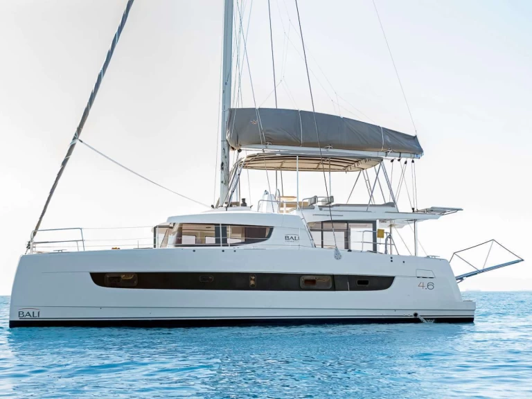 Yate de lujo para alquilar Álimos al mejor precio