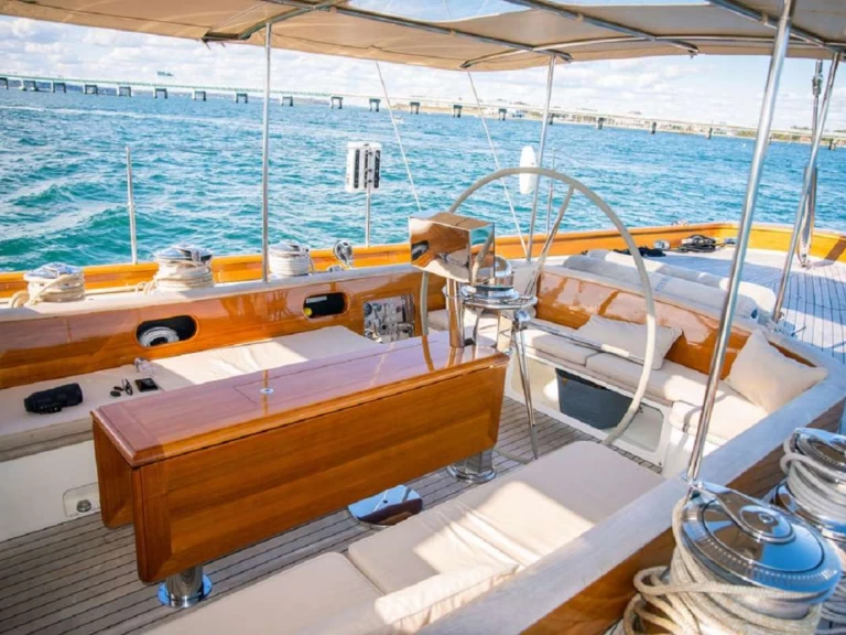 Holland  AURELIUS  de alquiler a Isla Antigua