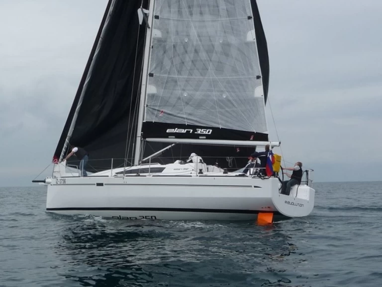 Elan Elan 350 Performance de alquiler a Biograd na Moru