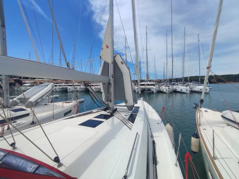 Alquiler de Velero, con o sin patrón Bénéteau Pomer