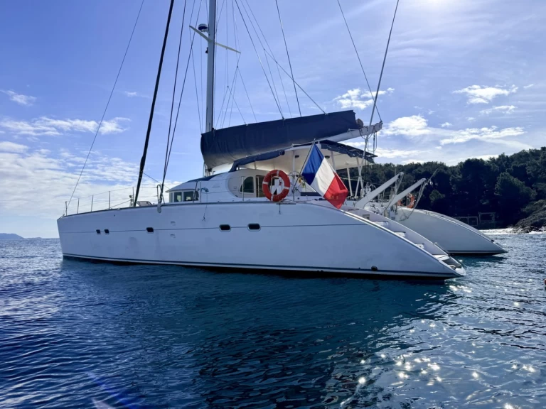 Alquiler Catamarán Lagoon con o sin  título de navegación