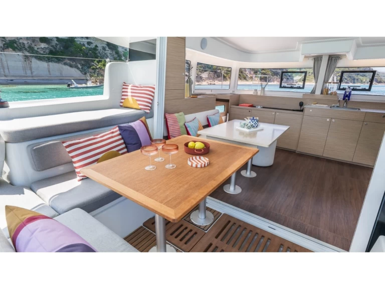 Alquiler de Lagoon Lagoon 38 en Furnari