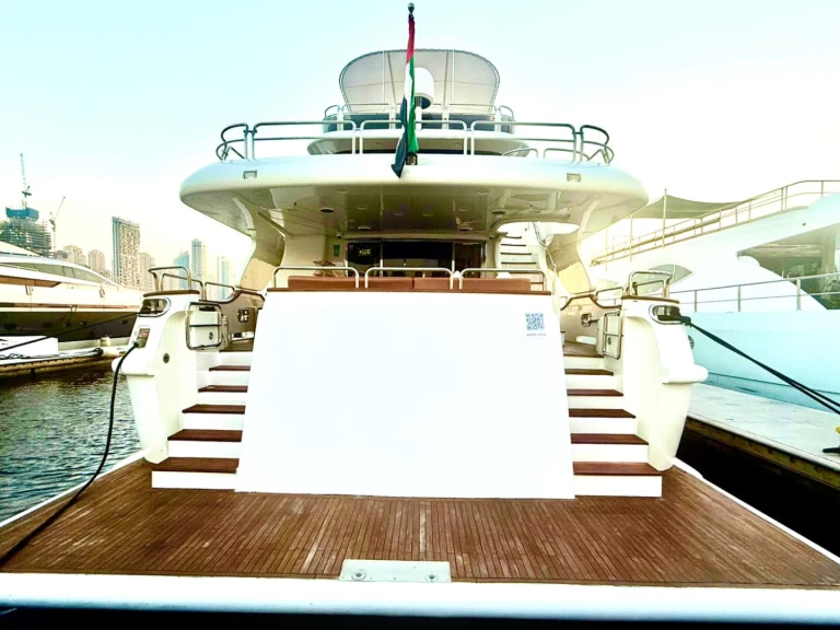 Alquiler de embarcaciones Benetti Benetti 115 enDubai Marina en Samboat