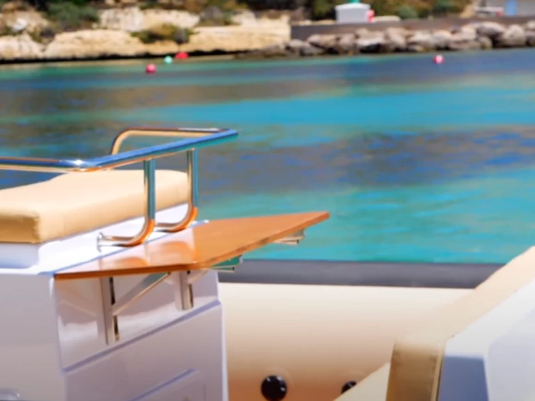 Alquiler de barcos Puerto Portals barato de DR 760 FAMILY