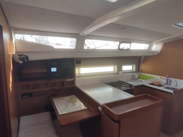 Alquiler Velero en Split - Jeanneau Sun Odyssey 440